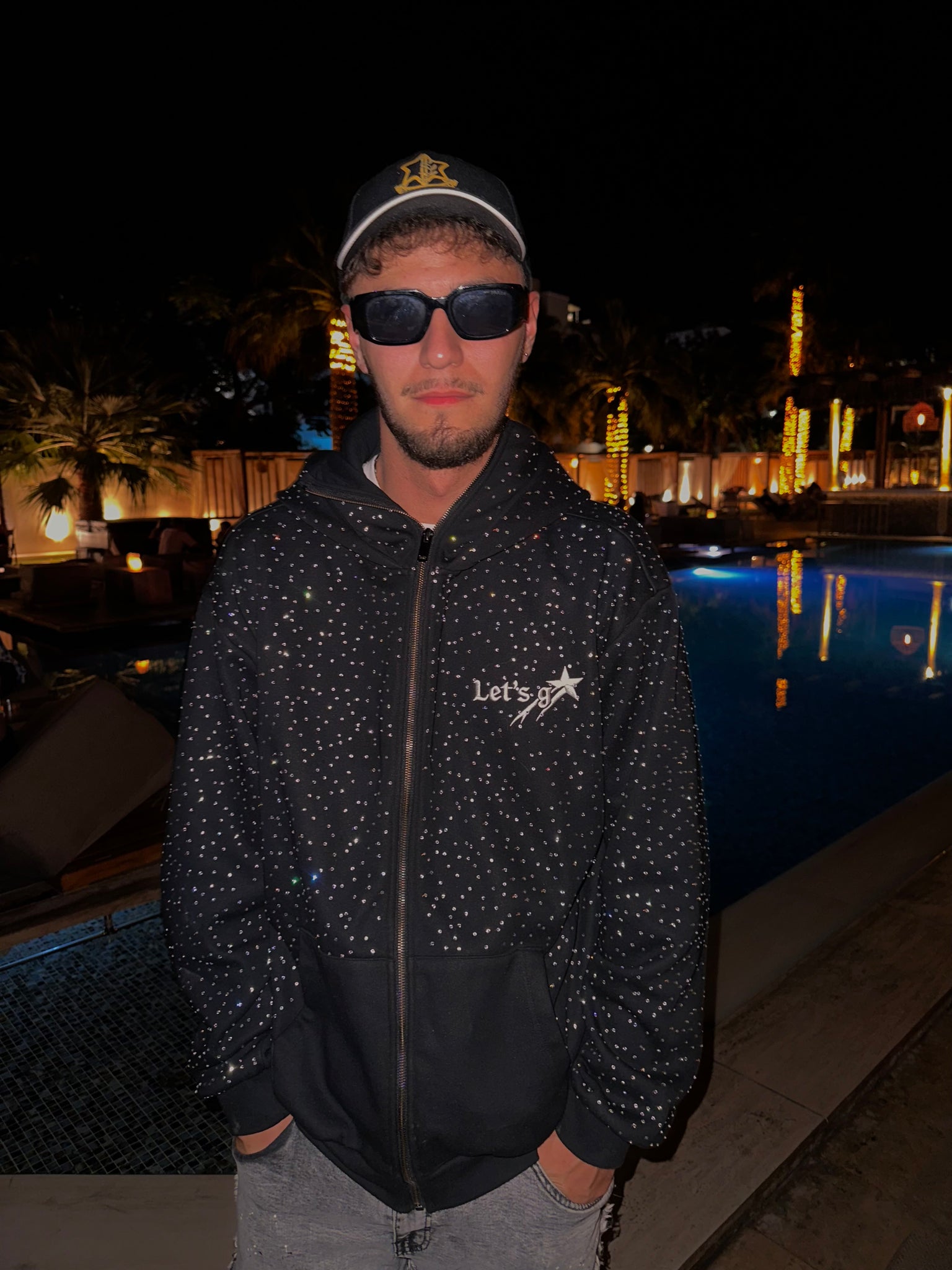 Rhinestone
Zip-Up Hoodie