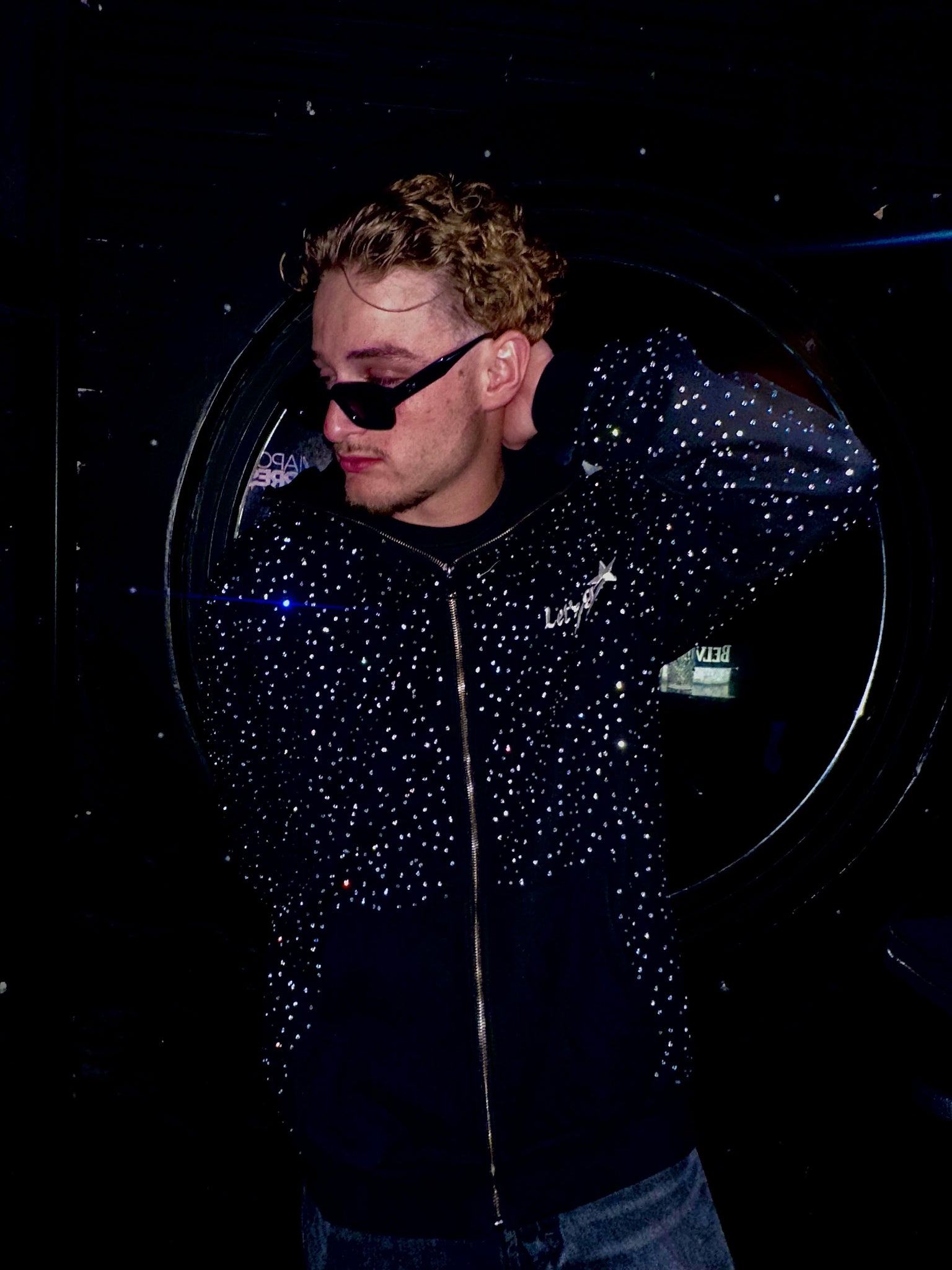 Rhinestone
Zip-Up Hoodie